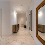 Luxury Old Town Penthouse W Park * 布拉格