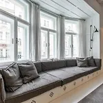 Luxury Old Town Penthouse W Park