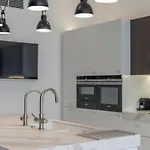 Luxury Old Town Penthouse W Park *