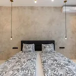 Luxury Old Town Penthouse W Park * 布拉格
