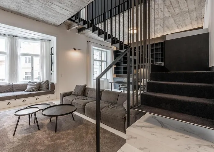 Luxury Old Town Penthouse W Park *