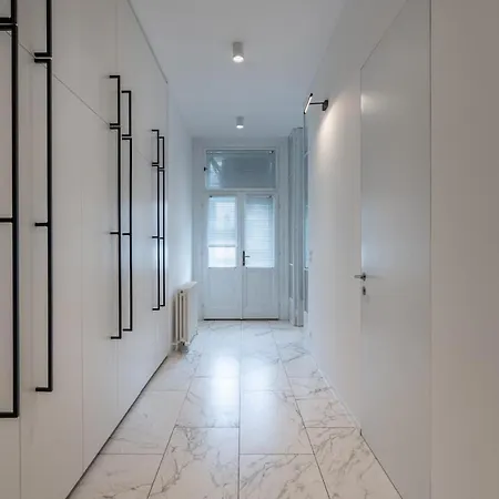 דירה Luxury Old Town Penthouse W Park