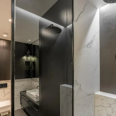 Luxury Old Town Penthouse W Park *