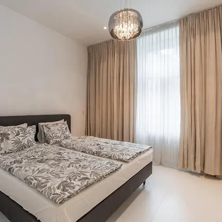 公寓 Luxury Old Town Penthouse W Park