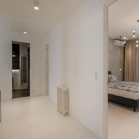 דירה Luxury Old Town Penthouse W Park *