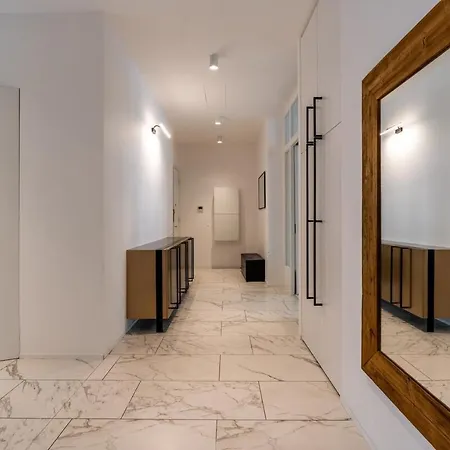 Luxury Old Town Penthouse W Park * פראג
