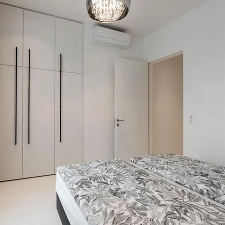 Luxury Old Town Penthouse W Park * פראג