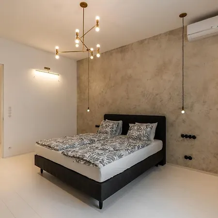 דירה Luxury Old Town Penthouse W Park