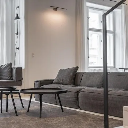 דירה Luxury Old Town Penthouse W Park *