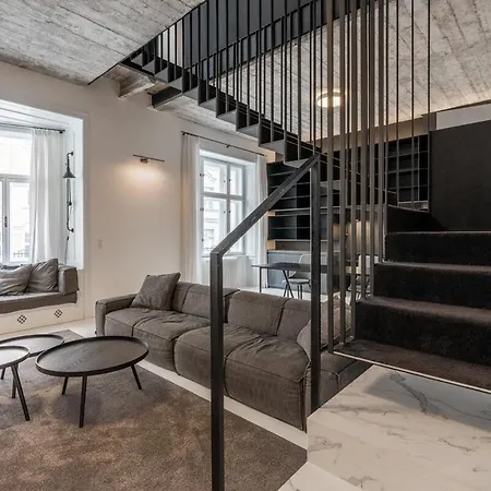 Luxury Old Town Penthouse W Park *
