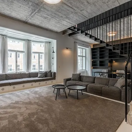 Luxury Old Town Penthouse W Park