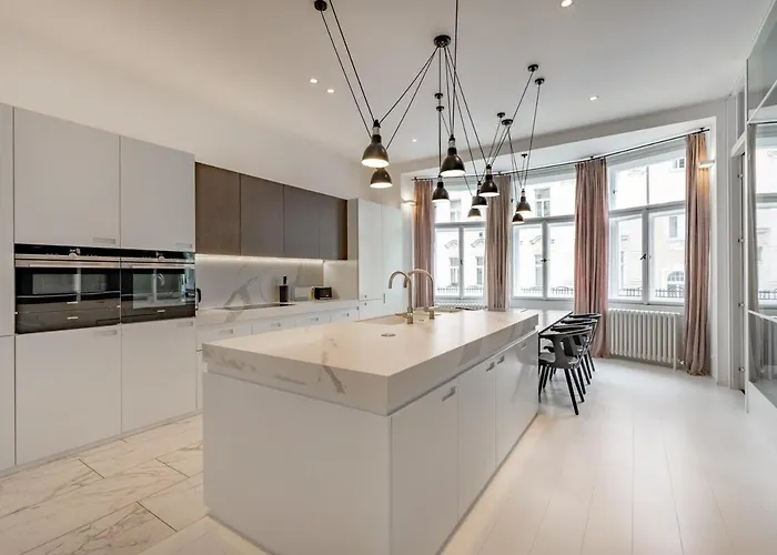 公寓 Luxury Old Town Penthouse W Park *