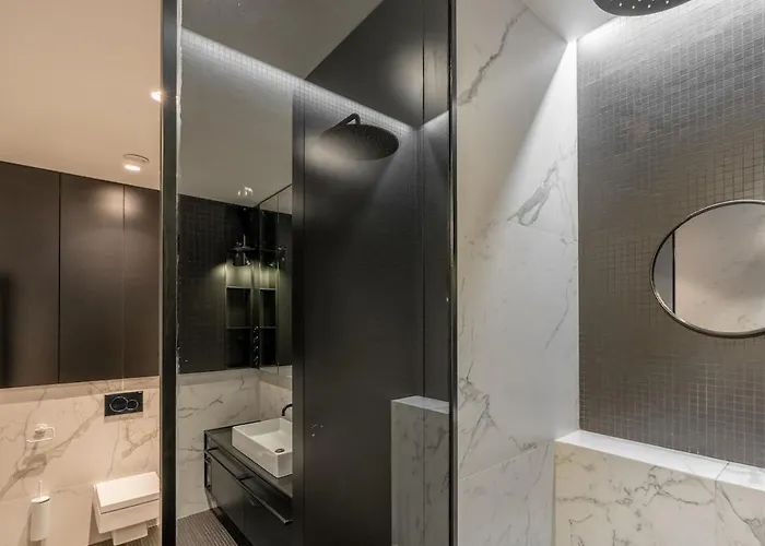 Luxury Old Town Penthouse W Park *