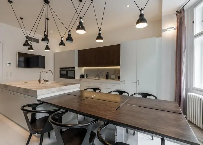 公寓 Luxury Old Town Penthouse W Park *