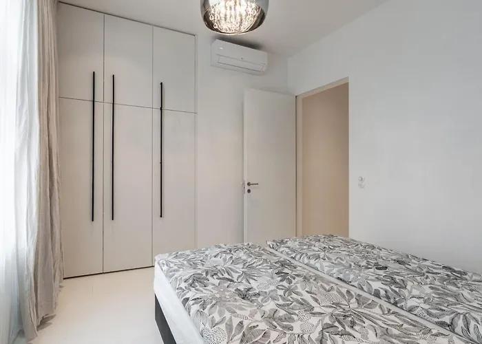 Luxury Old Town Penthouse W Park * 布拉格