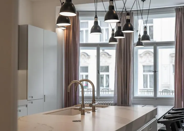 公寓 Luxury Old Town Penthouse W Park *