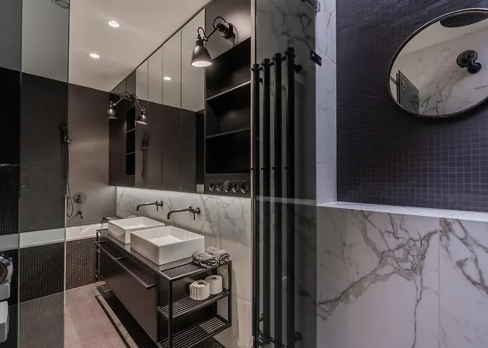 Luxury Old Town Penthouse W Park *