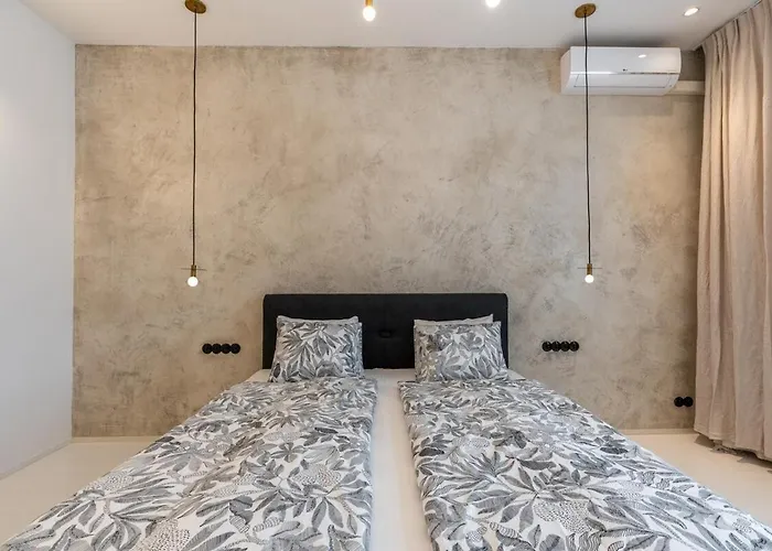 Luxury Old Town Penthouse W Park * 布拉格