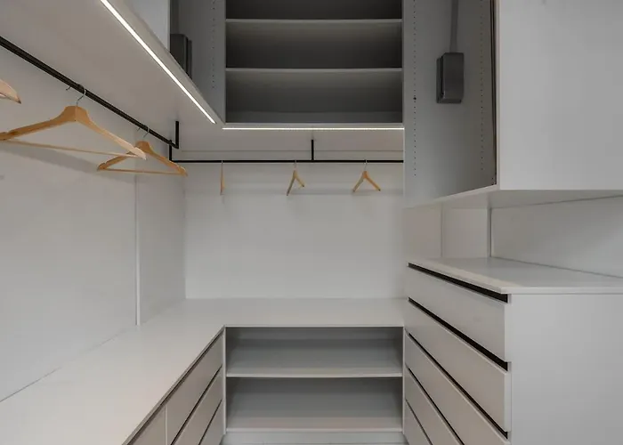 Luxury Old Town Penthouse W Park 公寓